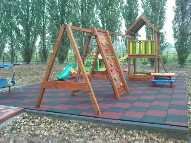 Rubber playground black 60x500x500mm